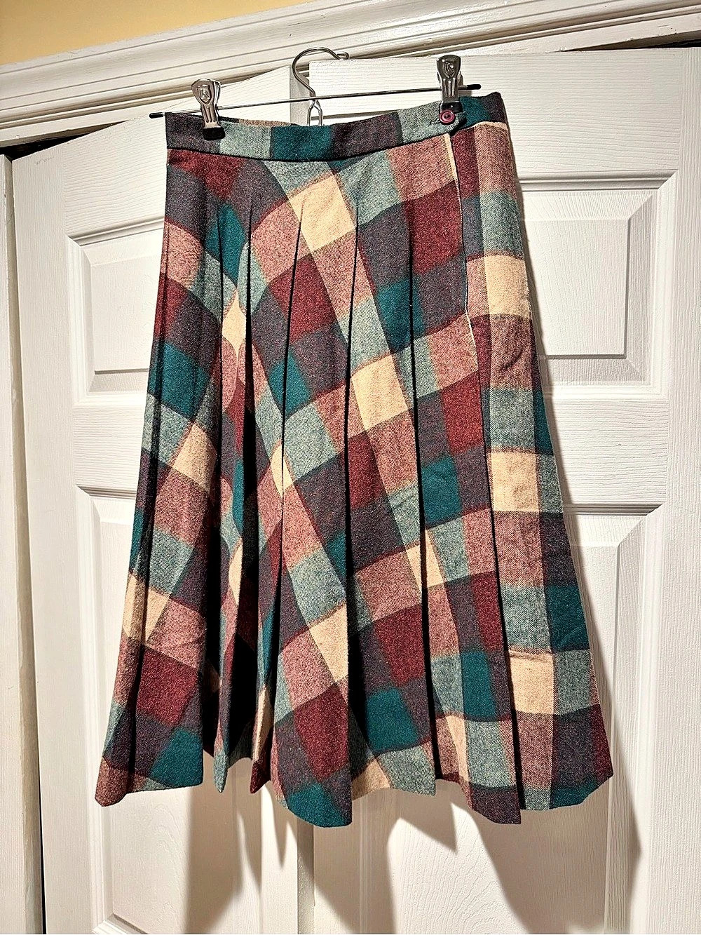 Vintage Loubella Plaid Midi Skirt in Multicolor Size 10/11 (Modern 4)